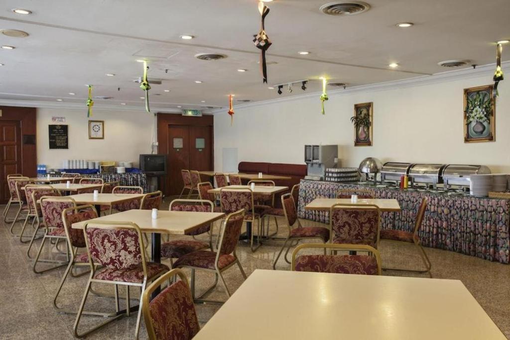 Hotel Zamburger Wira Куала Лумпур Екстериор снимка