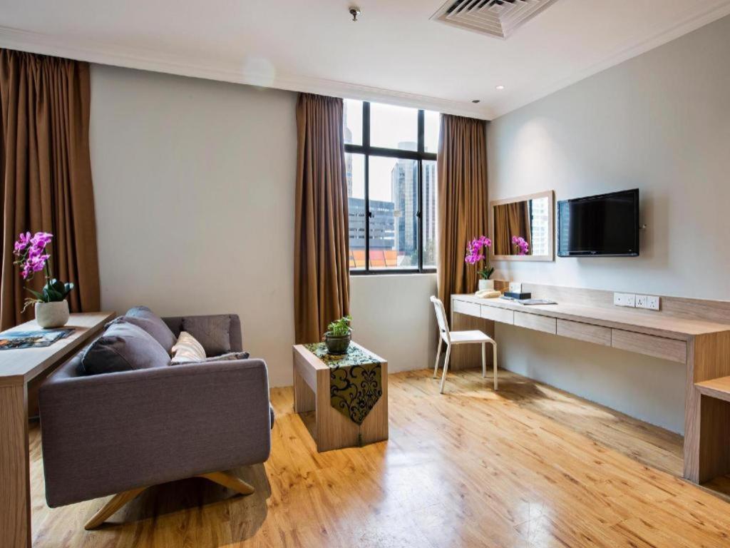 Hotel Zamburger Wira Куала Лумпур Екстериор снимка
