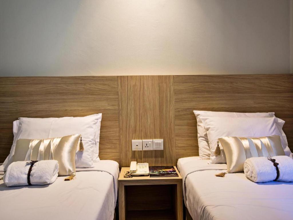 Hotel Zamburger Wira Куала Лумпур Екстериор снимка