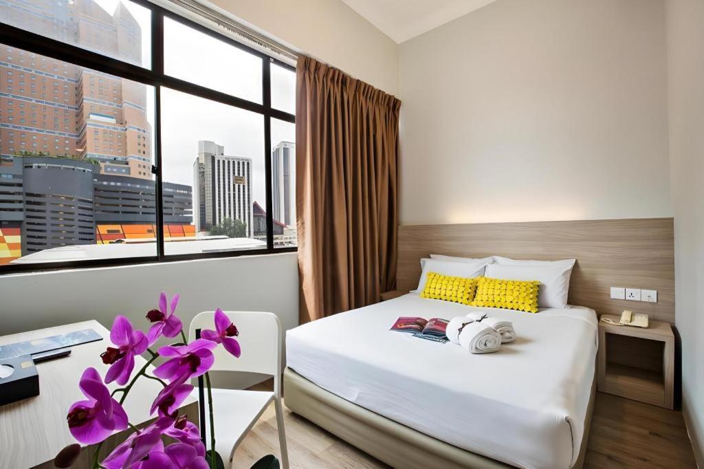 Hotel Zamburger Wira Куала Лумпур Екстериор снимка
