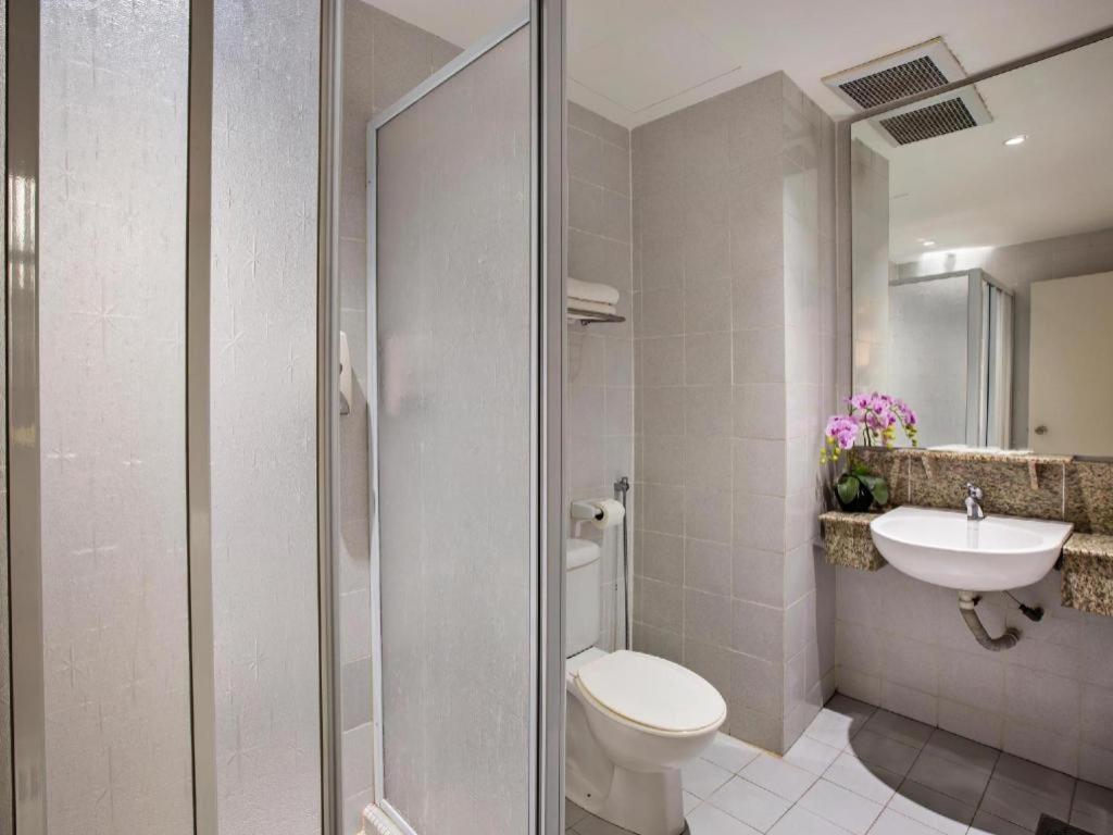 Hotel Zamburger Wira Куала Лумпур Екстериор снимка