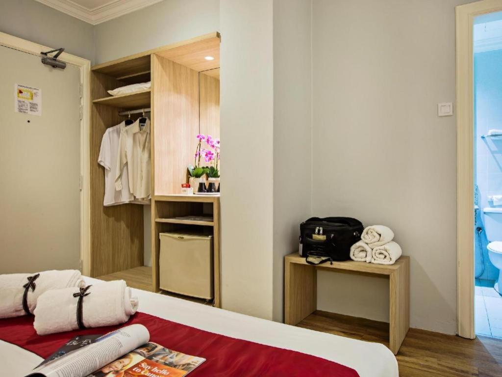 Hotel Zamburger Wira Куала Лумпур Екстериор снимка